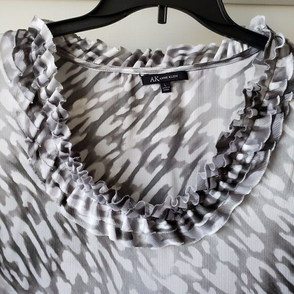 Anne Klein silver blouse, size L - Picture 3 of 10